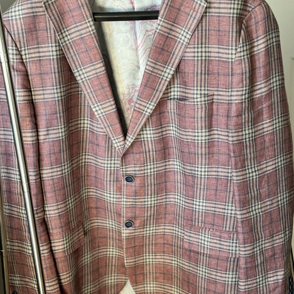 TALLIA Pink and White Sport Coat with Modern Plaid Design